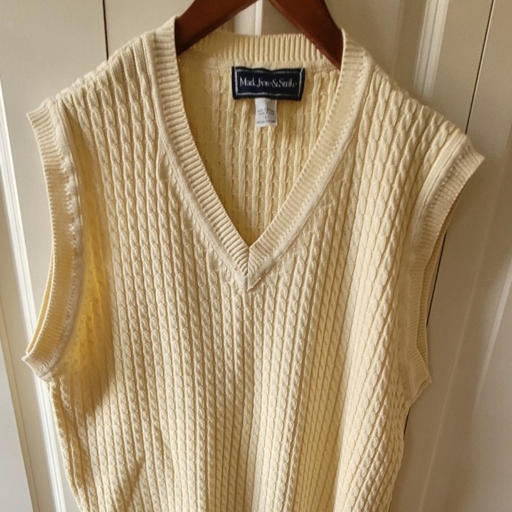 Mark, Fore & Strike Vintage Yellow Cabled Cotton V-Neck. Size L. EEUC.